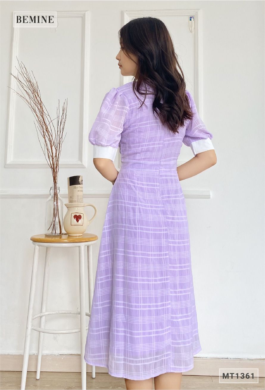 MT1361TIM - Đầm cổ phối đính 5 nút