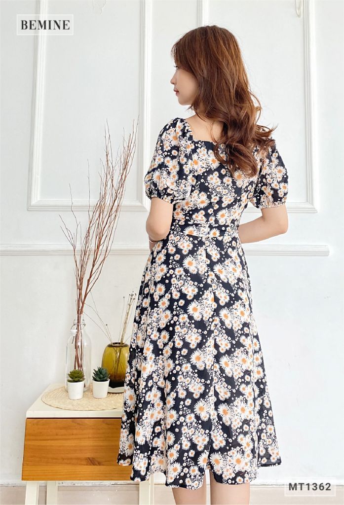 MT1362DEN - Đầm hoa tay phồng nút dọc