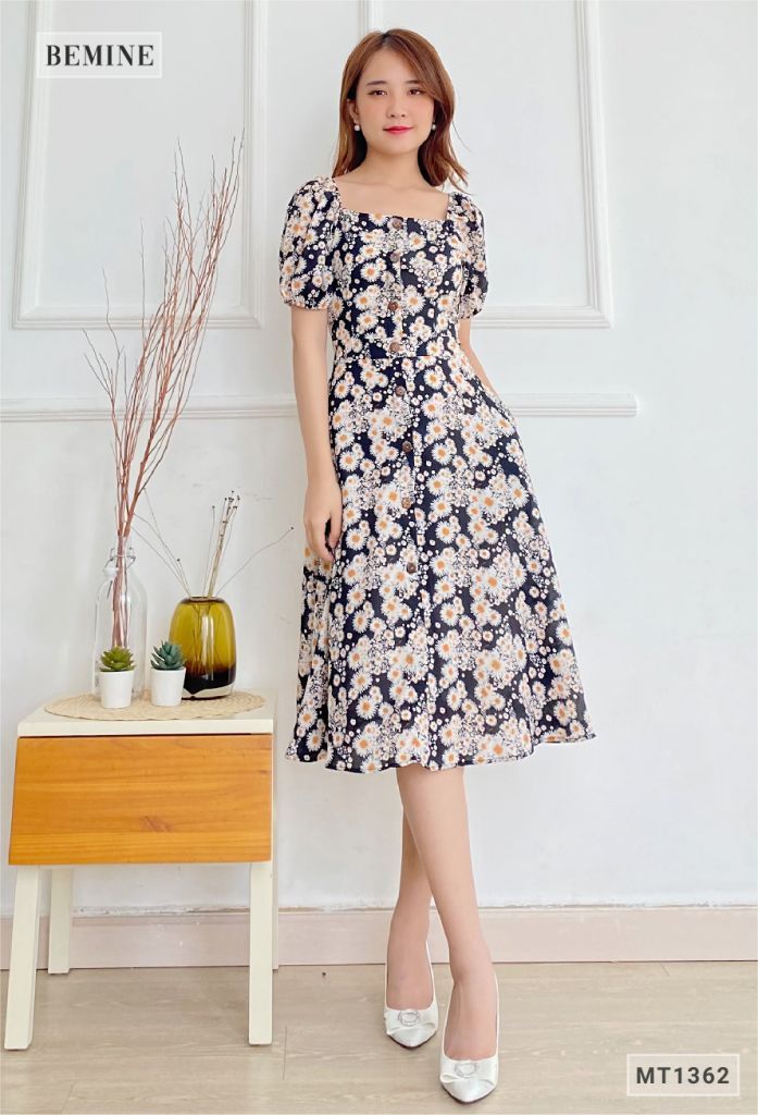 MT1362DEN - Đầm hoa tay phồng nút dọc