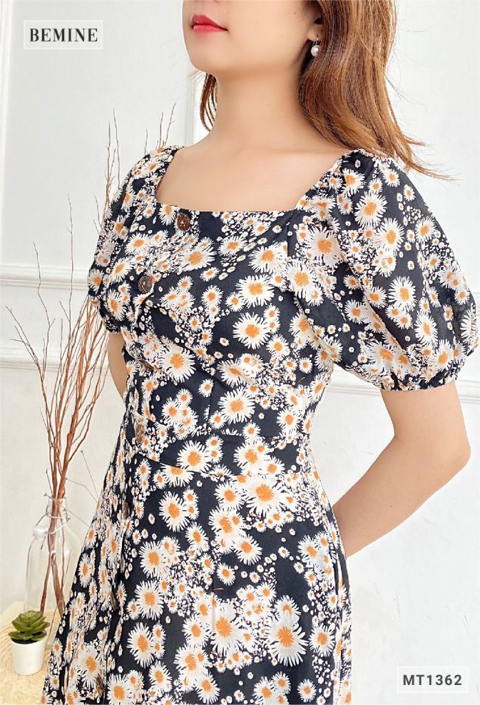 MT1362DEN - Đầm hoa tay phồng nút dọc