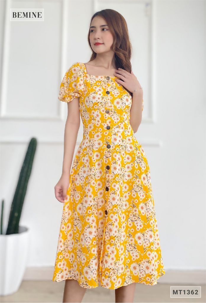 MT1362VANG - Đầm hoa tay phồng nút dọc