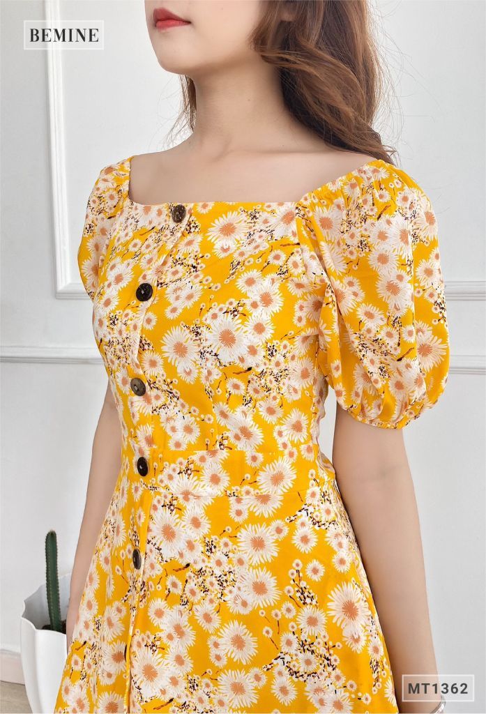 MT1362VANG - Đầm hoa tay phồng nút dọc
