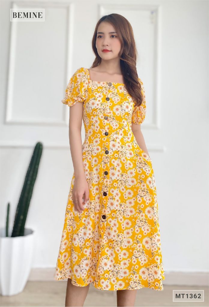 MT1362VANG - Đầm hoa tay phồng nút dọc