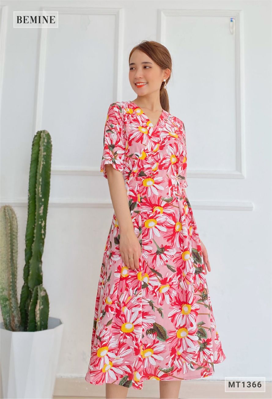 MT1366HONG - Đầm hoa xòe cổ đắp chéo