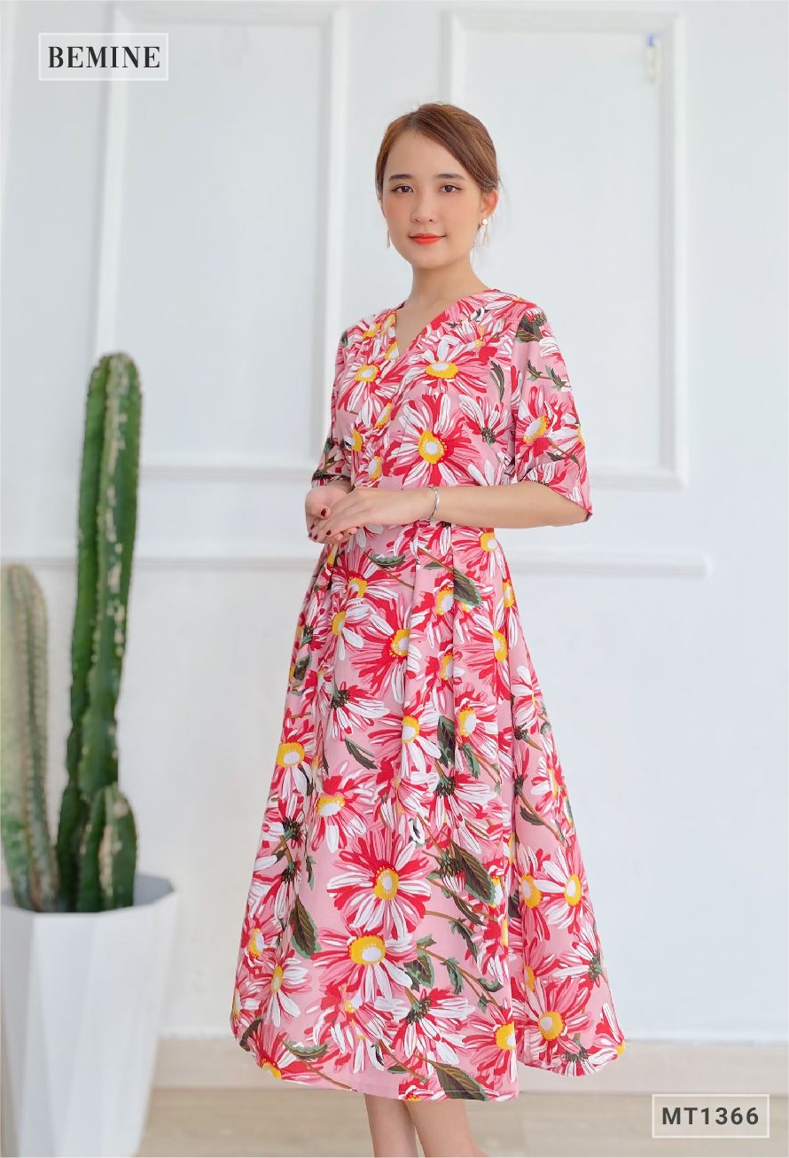 MT1366HONG - Đầm hoa xòe cổ đắp chéo