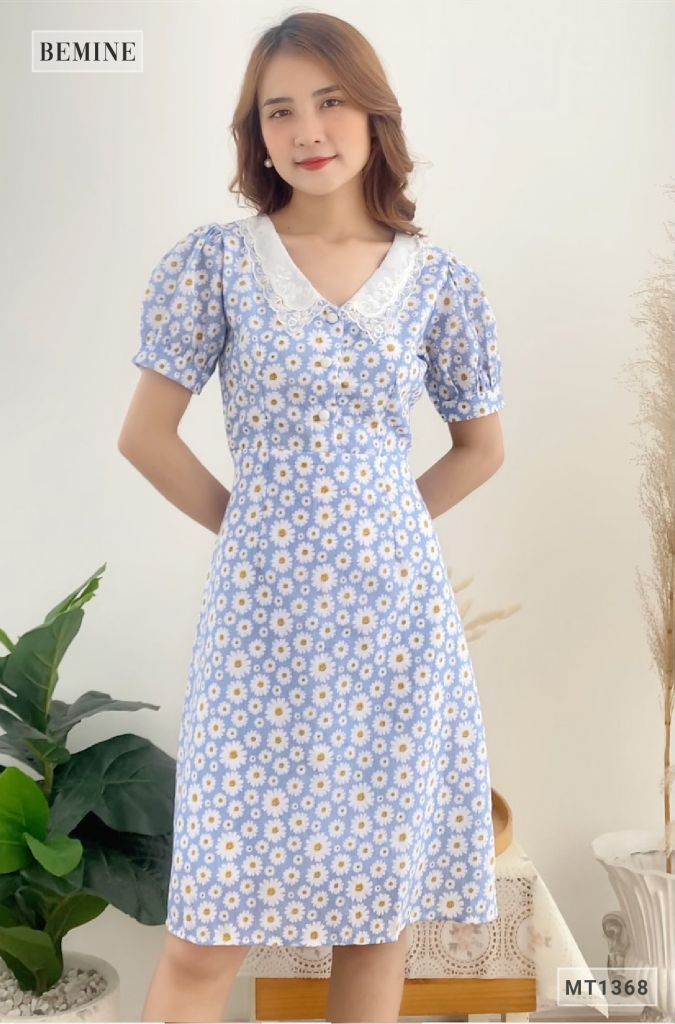 MT1368XANH - Đầm hoa cổ ren đính nút