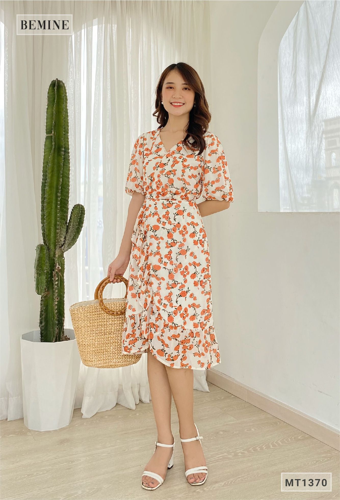 MT1370TRANG - Đầm voan đắp chéo dây eo