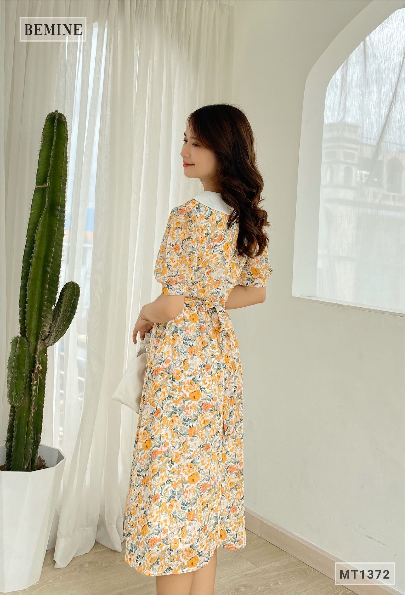 MT1372CAM - Đầm hoa cổ phối cột eo