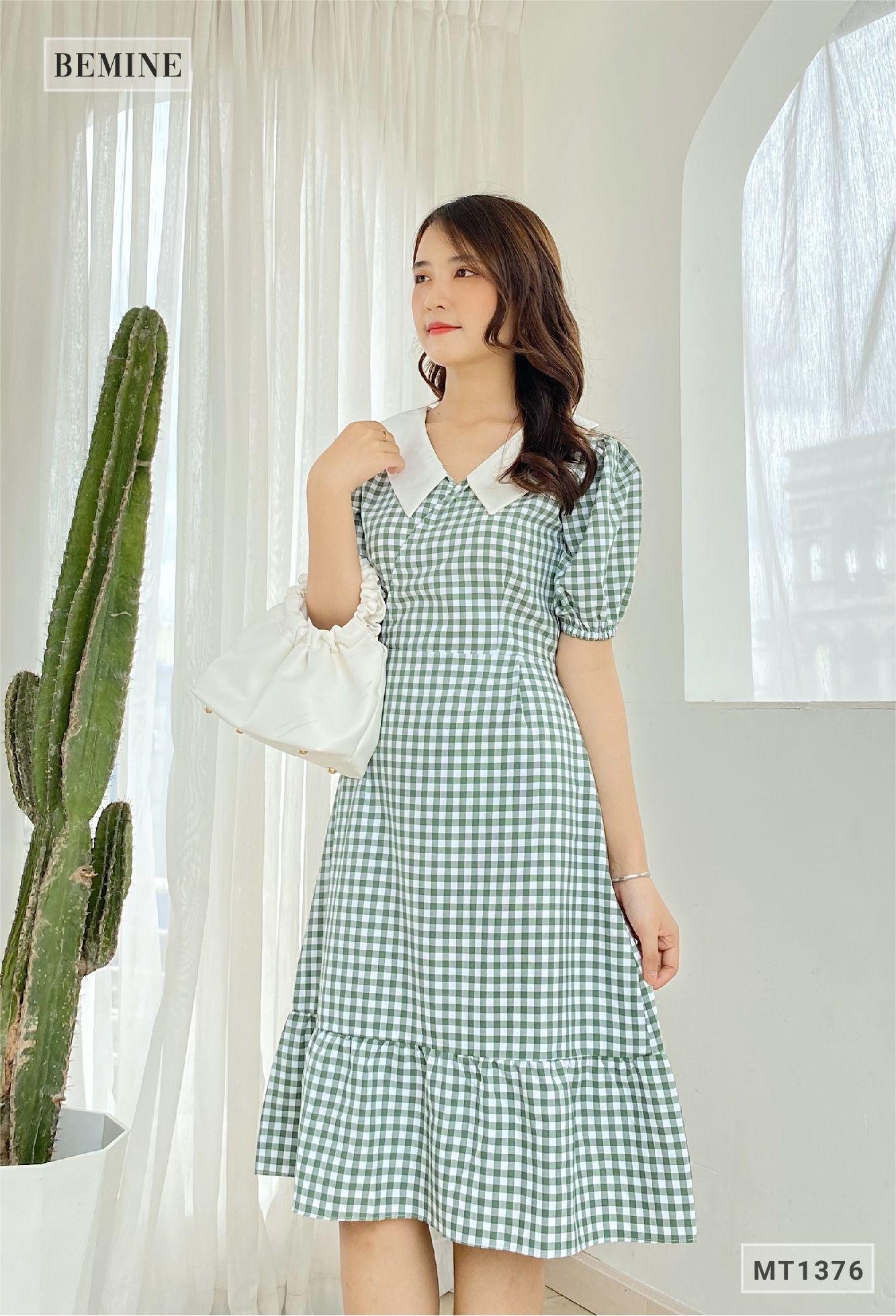 MT1376XANH - Đầm caro đuôi cá cổ phối