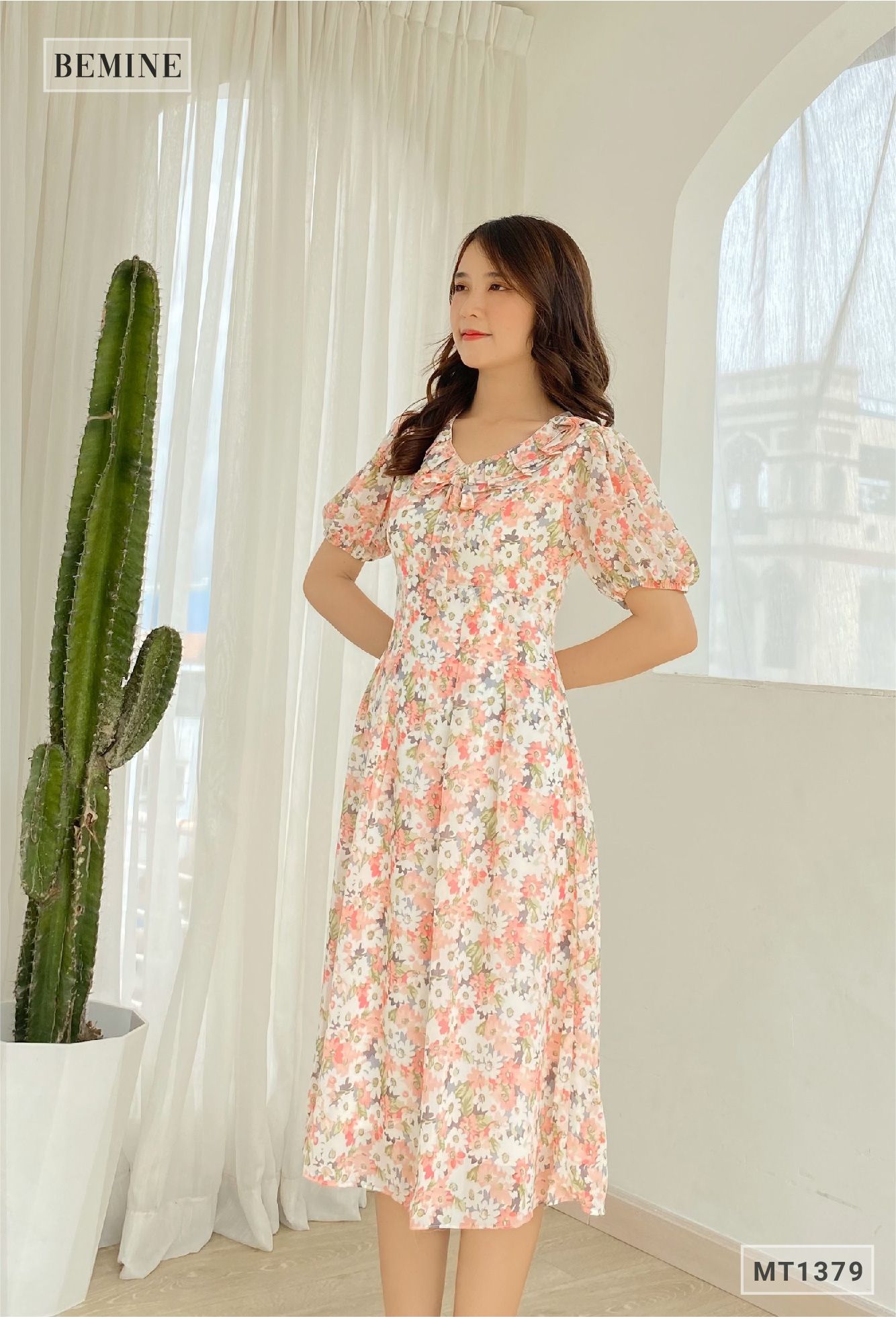 MT1379HONG - Đầm hoa cổ tym có nơ