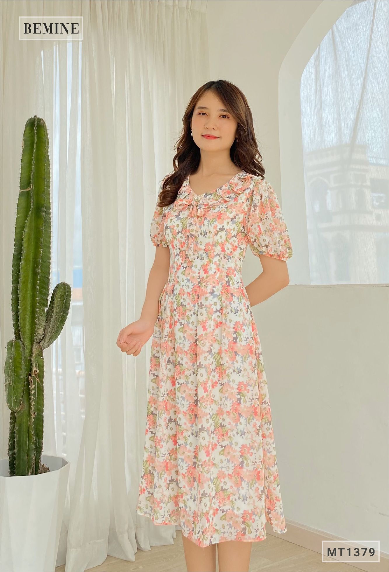 MT1379HONG - Đầm hoa cổ tym có nơ