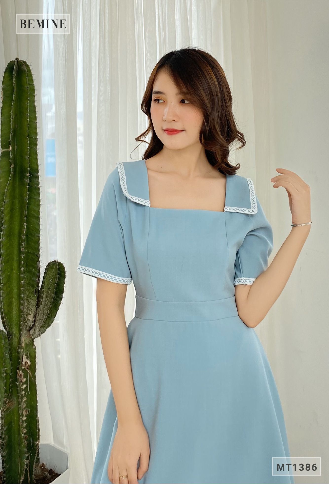 MT1386XANH - Đầm xòe cổ vuông phối ren
