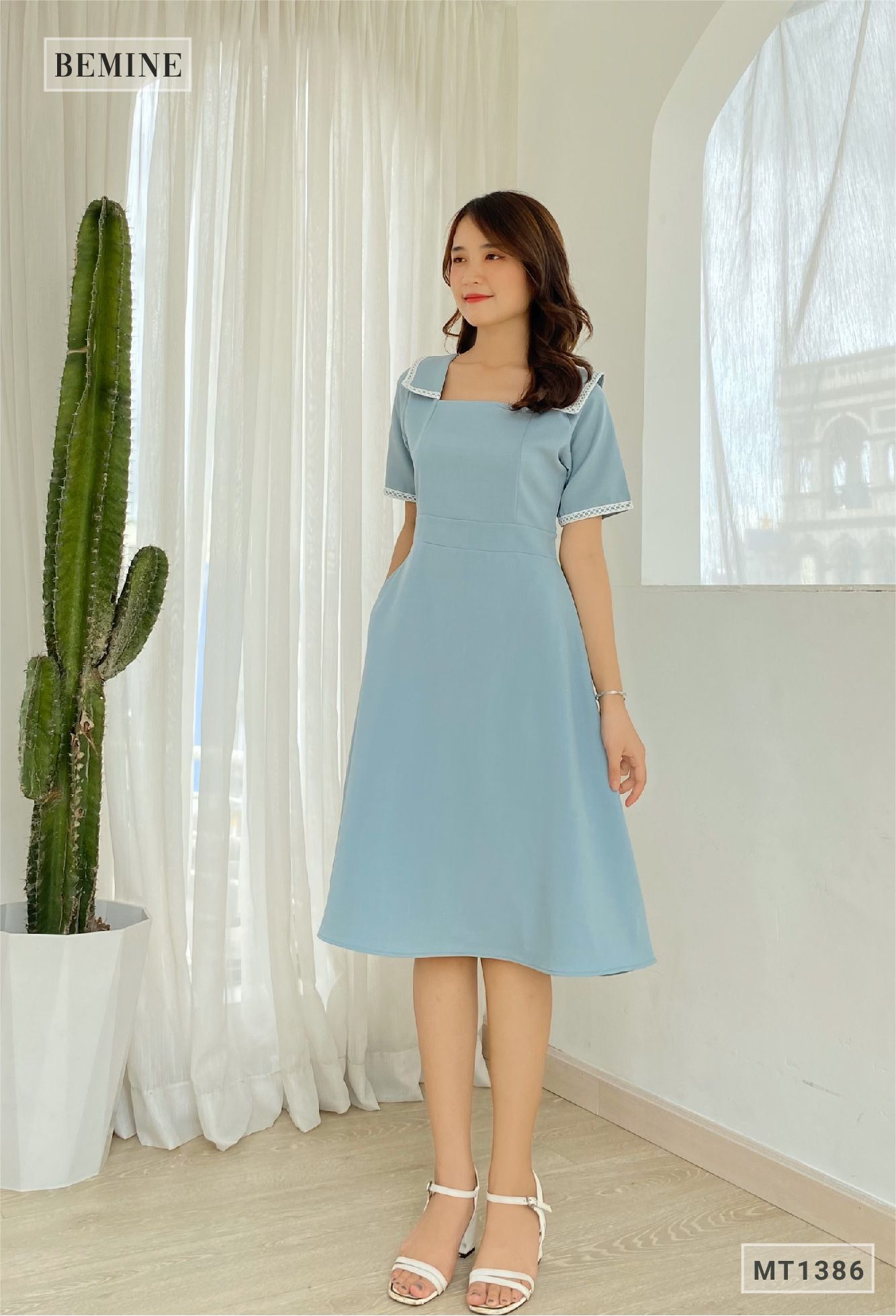 MT1386XANH - Đầm xòe cổ vuông phối ren