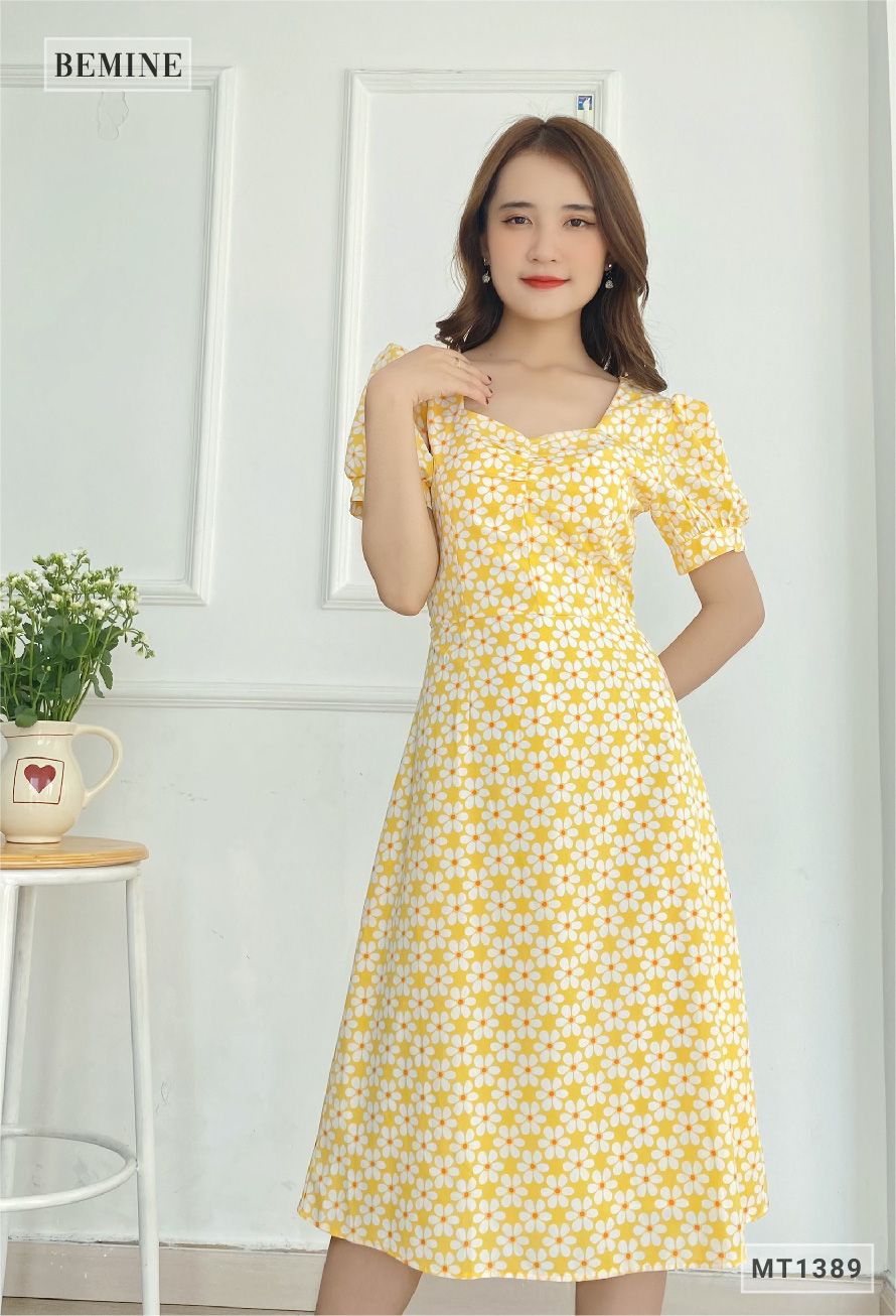 MT1389VANG - Đầm hoa cổ vuông nhún ngực