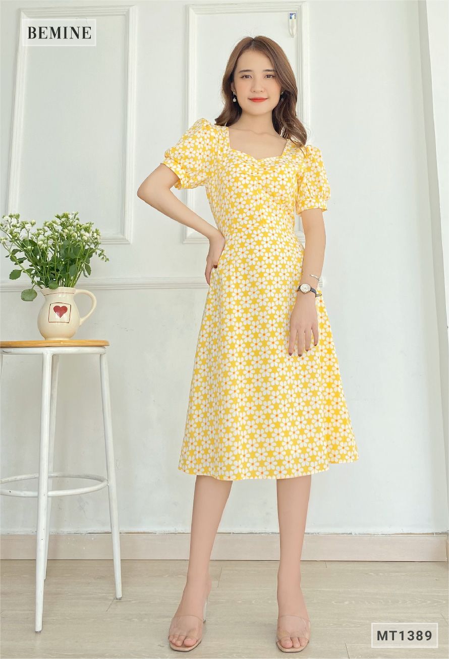 MT1389VANG - Đầm hoa cổ vuông nhún ngực
