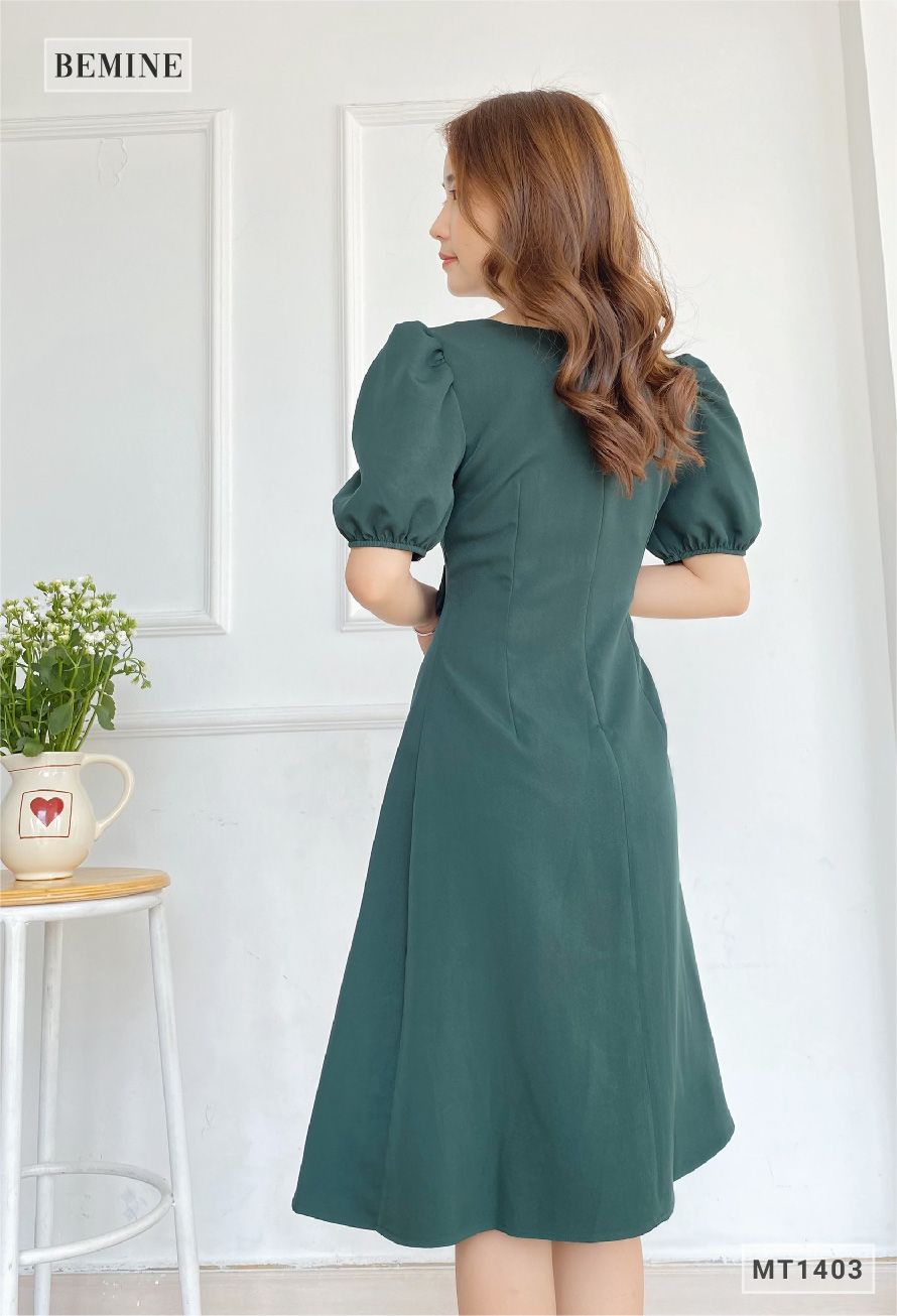 MT1403REU - Đầm cổ vuông eo gắn bông