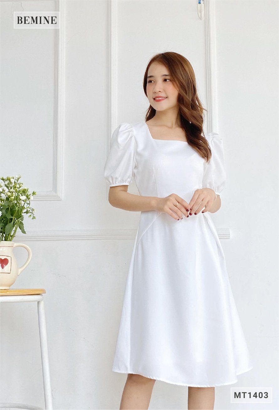 MT1403TRANG - Đầm cổ vuông eo gắn bông