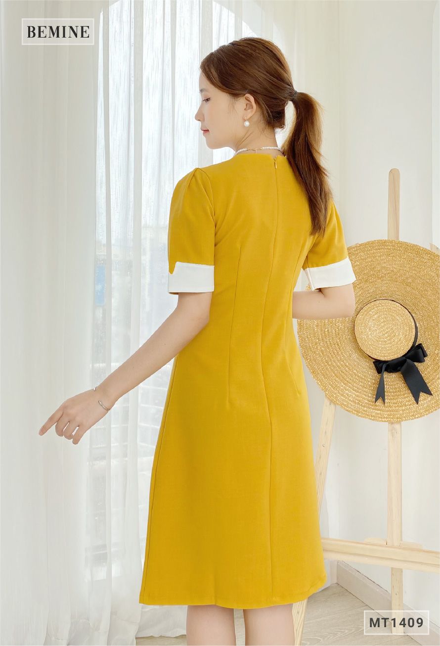 MT1409VANG - Đầm phối cổ tay đính nút