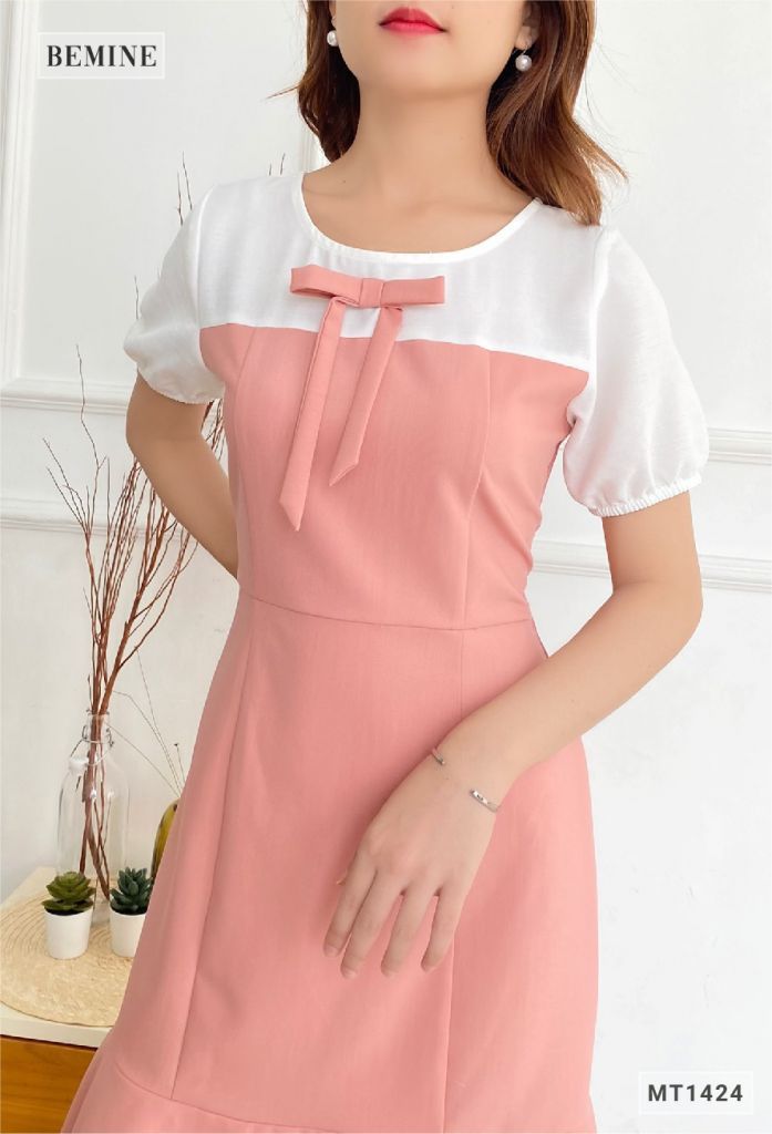 MT1424HONG - Đầm nơ ngực phối trắng