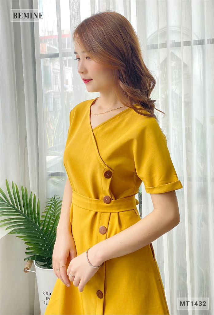 MT1432VANG - Đầm cánh dơi cá tính