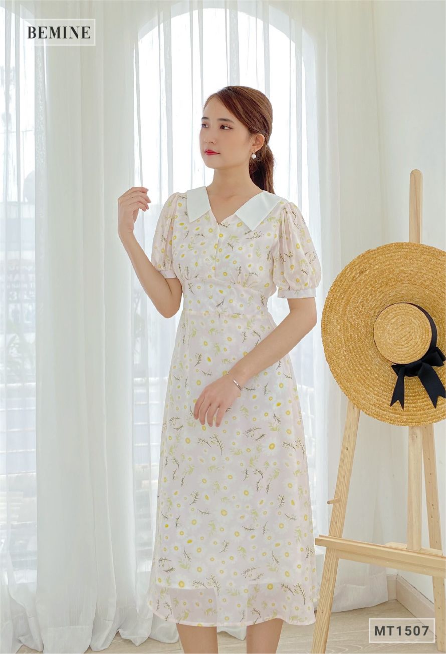 MT1507HONG - Đầm hoa cổ phối đính nút