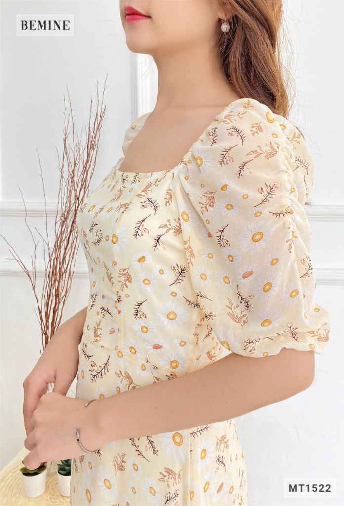 MT1522VANG - Đầm hoa tay phồng cổ vuông