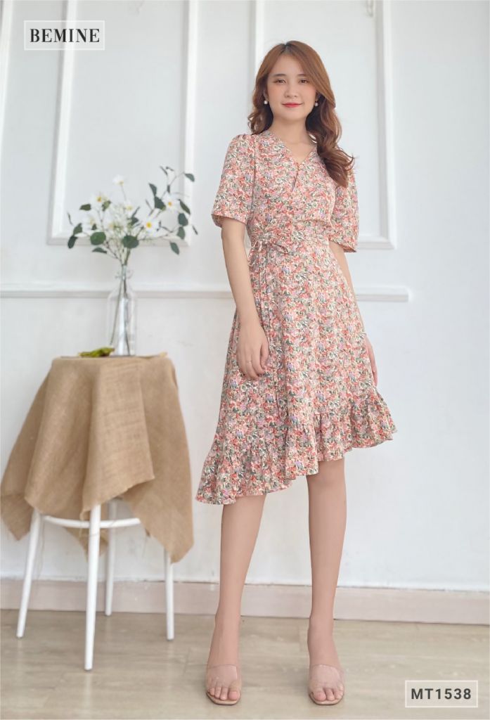 MT1538HONG - Đầm bông cổ đắp chéo dây eo