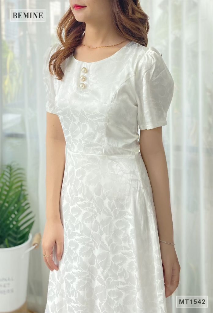 MT1542TRANG - Đầm 3 nút tay phồng