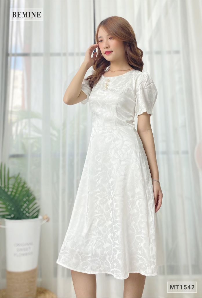MT1542TRANG - Đầm 3 nút tay phồng
