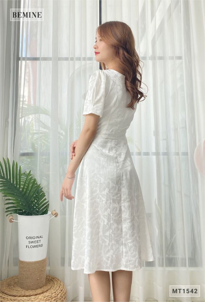 MT1542TRANG - Đầm 3 nút tay phồng