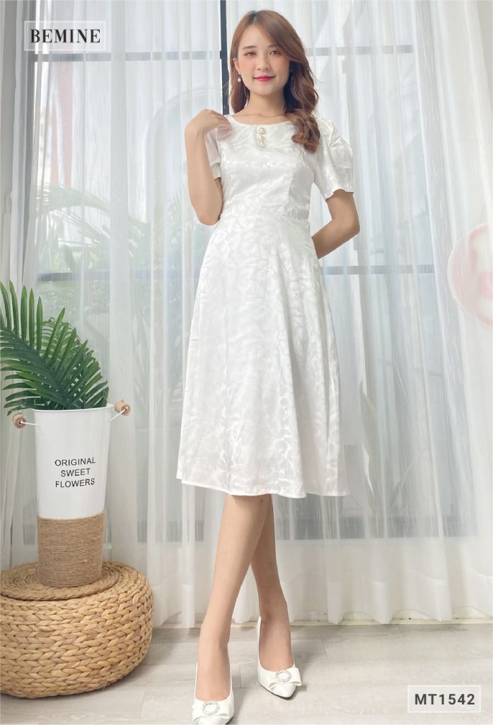 MT1542TRANG - Đầm 3 nút tay phồng