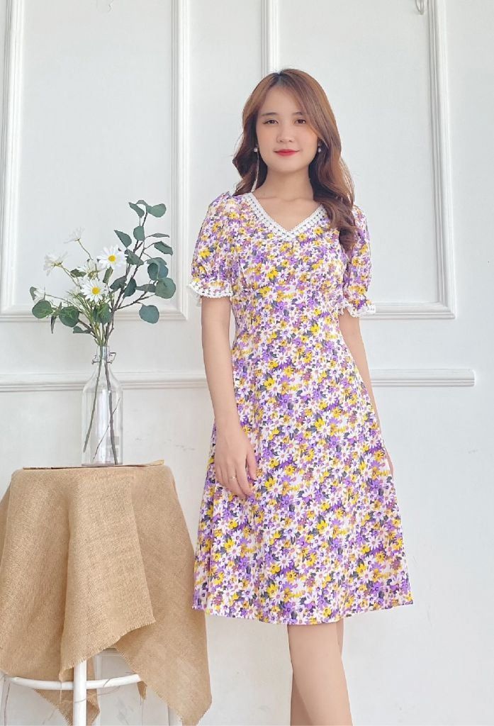 MT1543TIM - Đầm bông cúc cổ tim ren