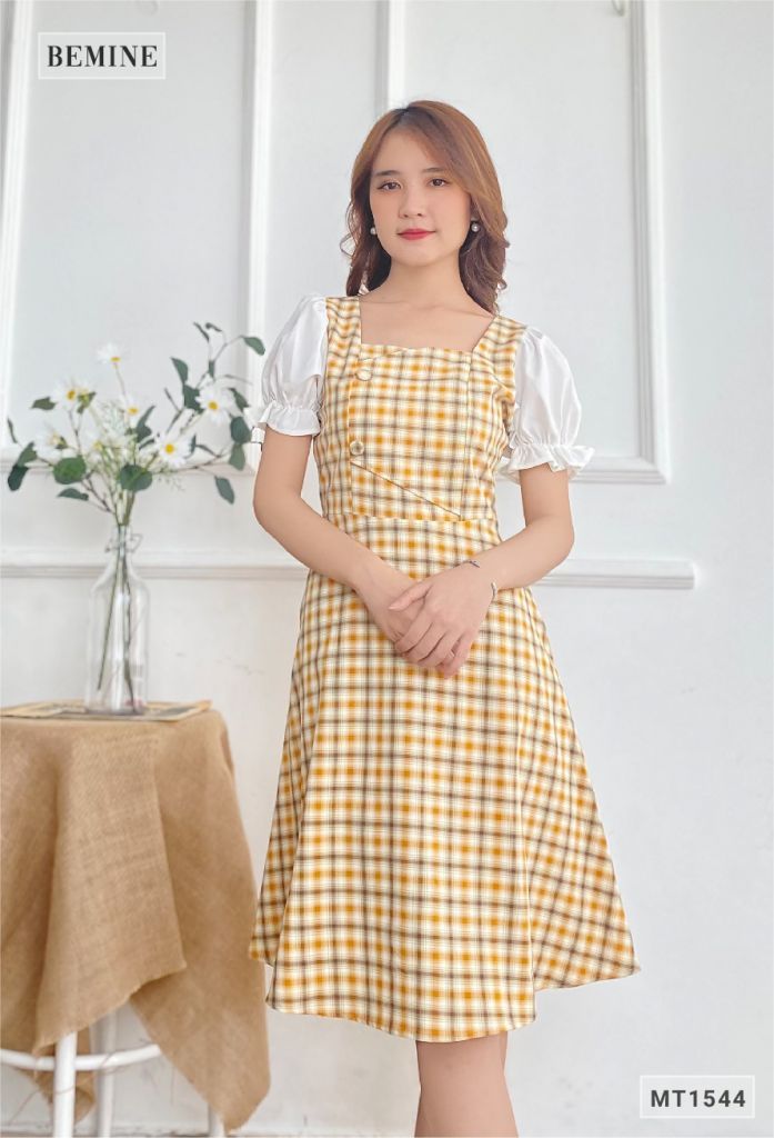 MT1544VANG - Đầm caro cổ vuông tay phối trắng