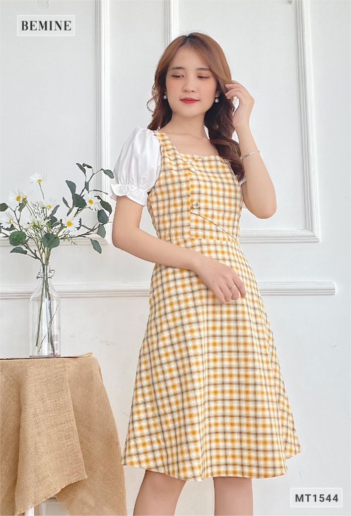 MT1544VANG - Đầm caro cổ vuông tay phối trắng