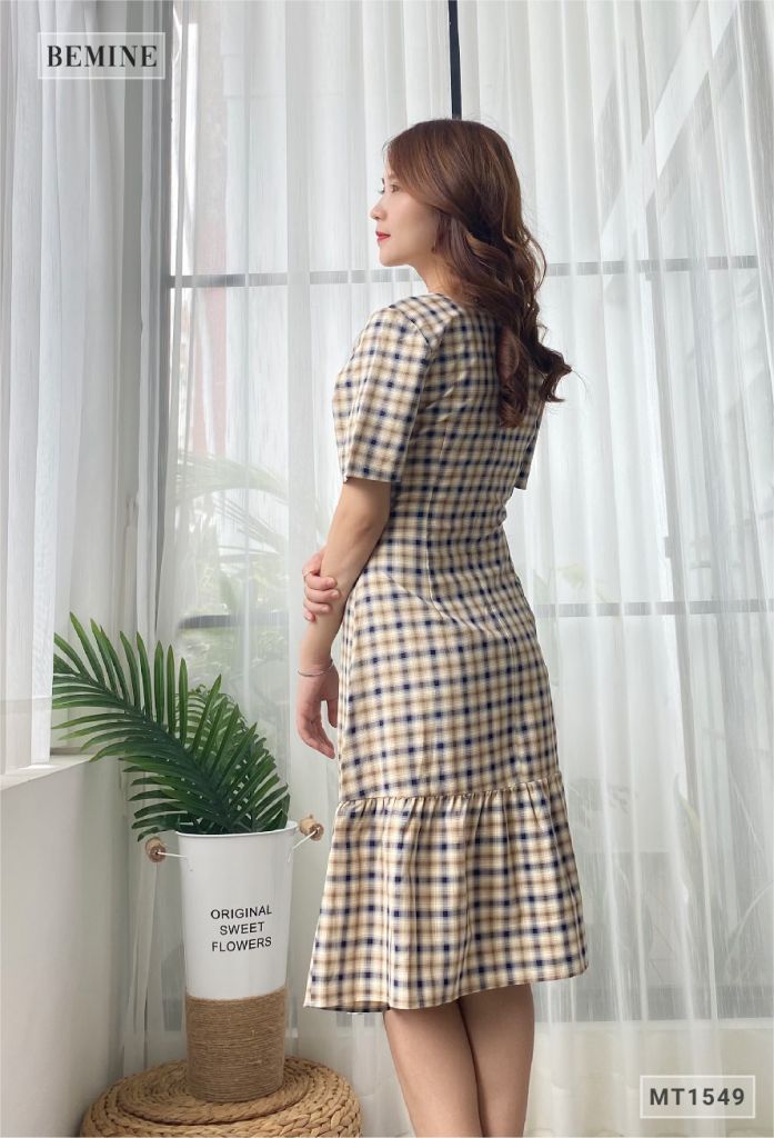 MT1549XAM - Đầm caro đuôi cá xếp ly