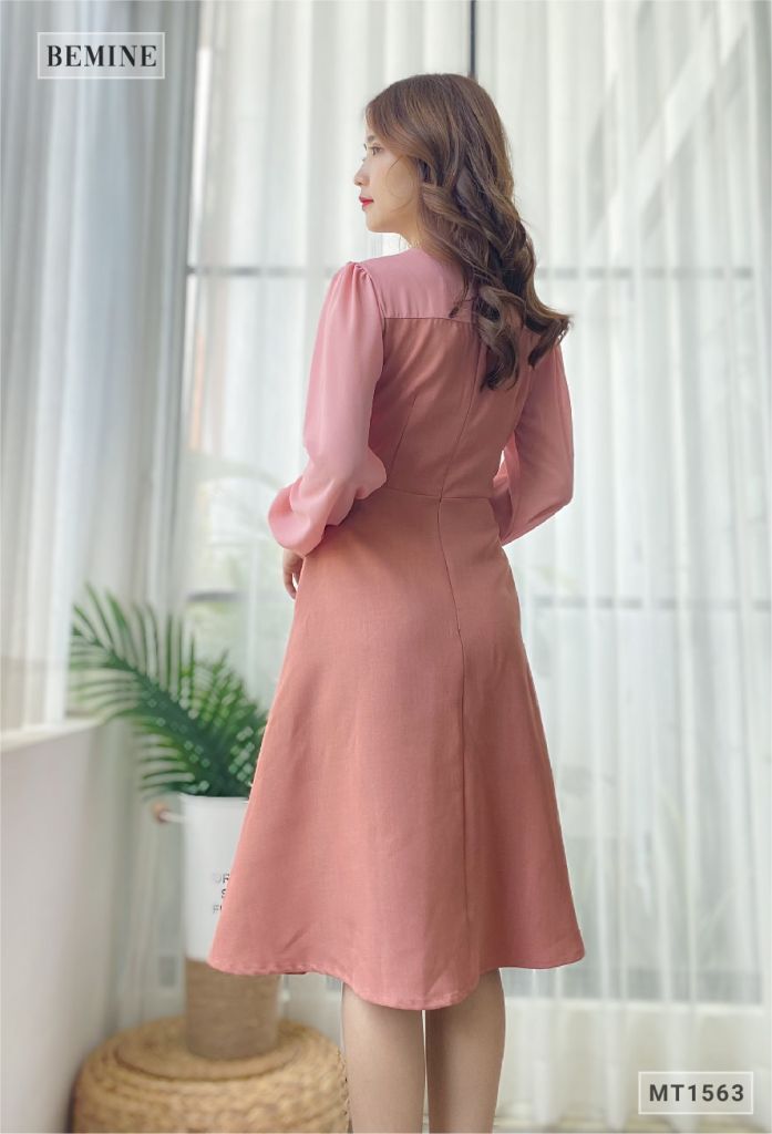 MT1563HONG - Đầm 3 nút giả phối tay dài