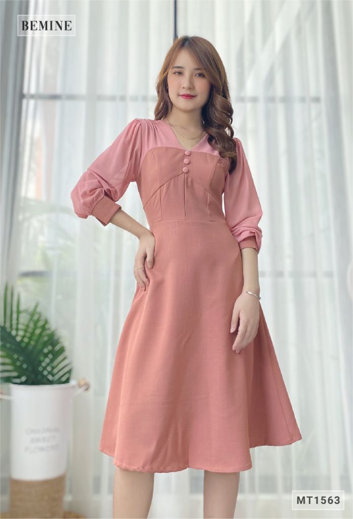 MT1563HONG - Đầm 3 nút giả phối tay dài