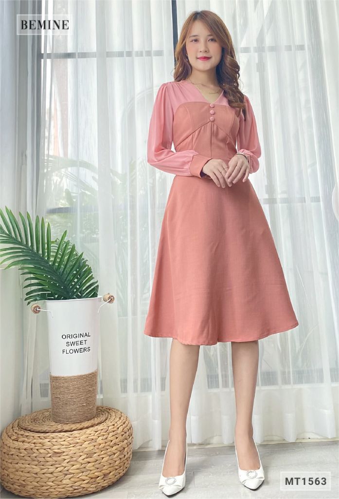 MT1563HONG - Đầm 3 nút giả phối tay dài