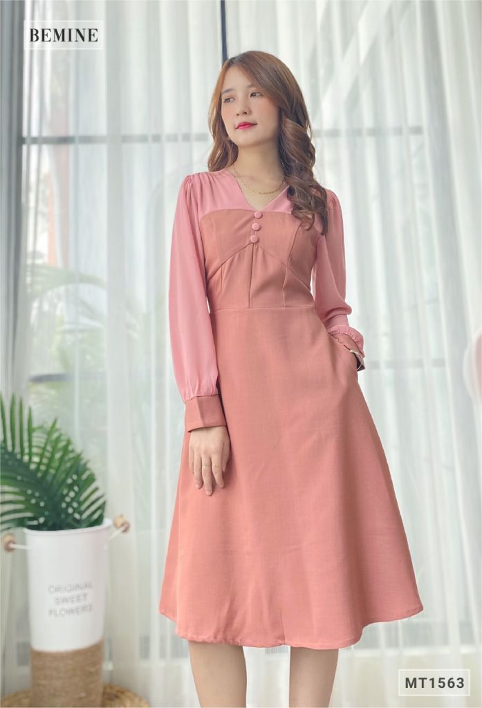 MT1563HONG - Đầm 3 nút giả phối tay dài