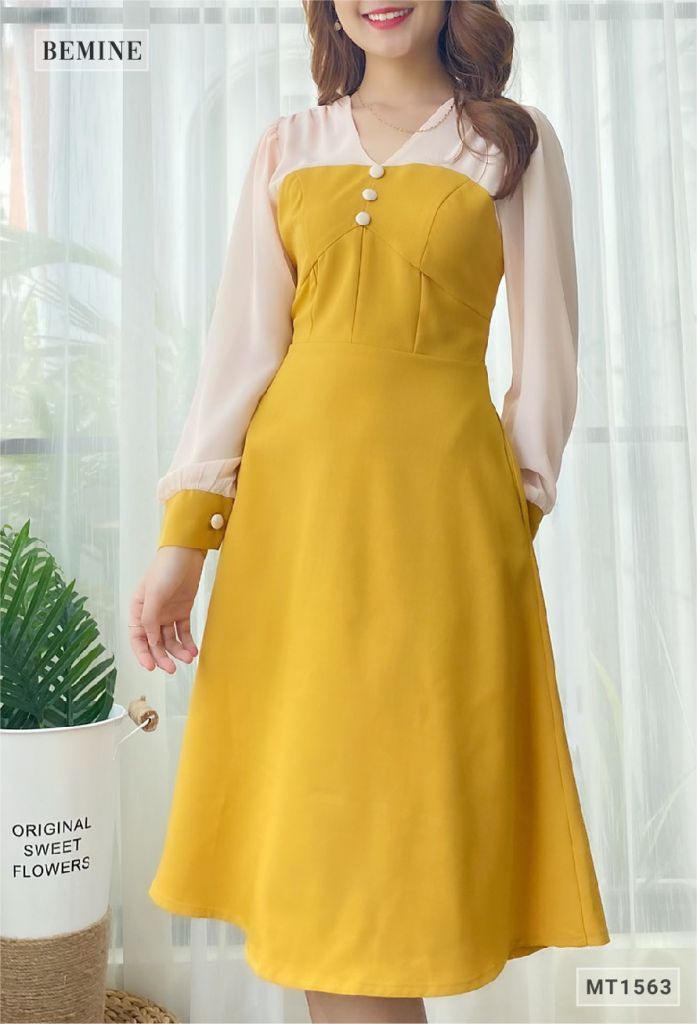 MT1563VANG - Đầm 3 nút giả phối tay dài