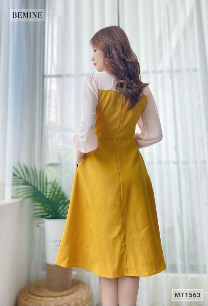 MT1563VANG - Đầm 3 nút giả phối tay dài