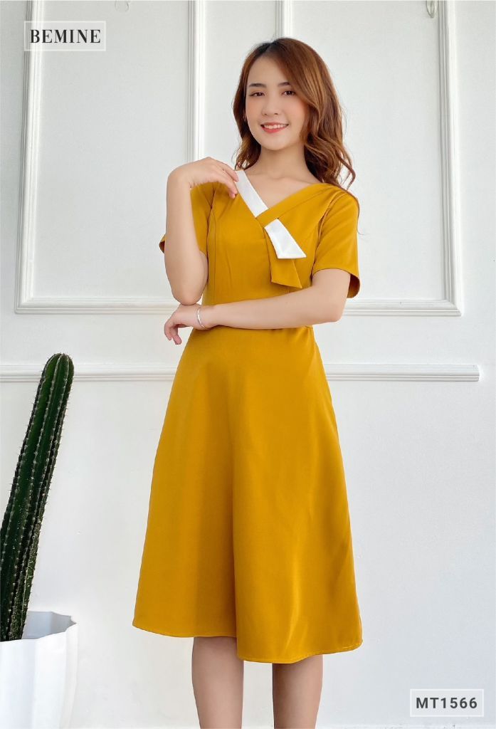 MT1566VANG - Đầm cổ chéo phối vạt trắng