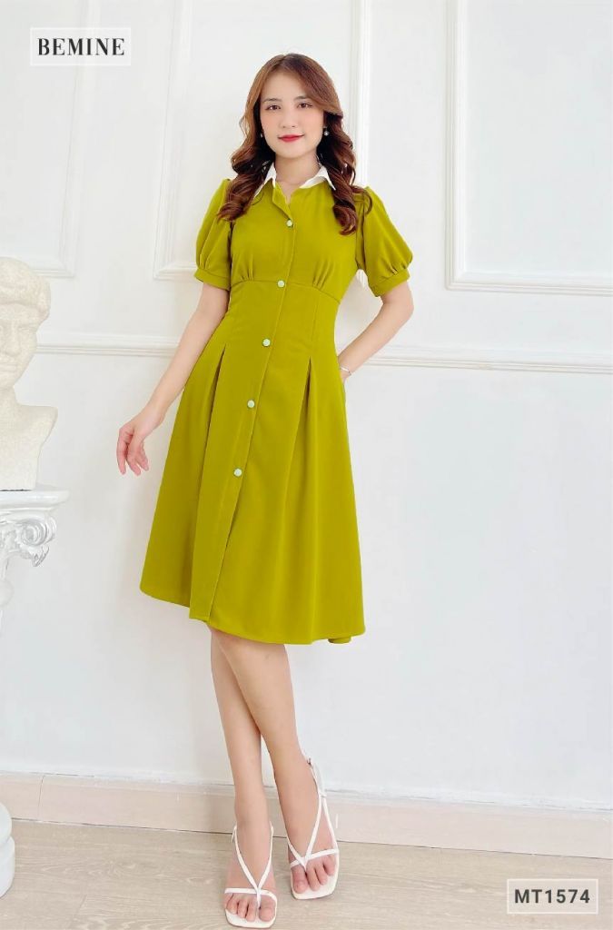 MT1574VANG - Đầm sơ mi cổ trắng nút bọc