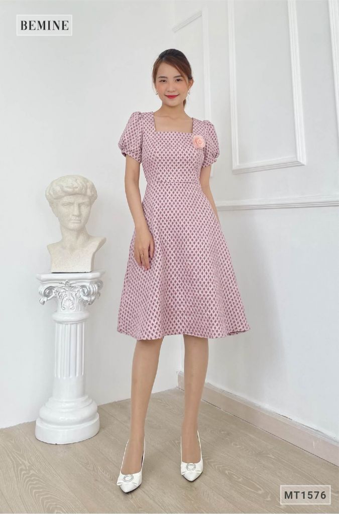 MT1576HONG - Đầm tay bồng cổ vuông