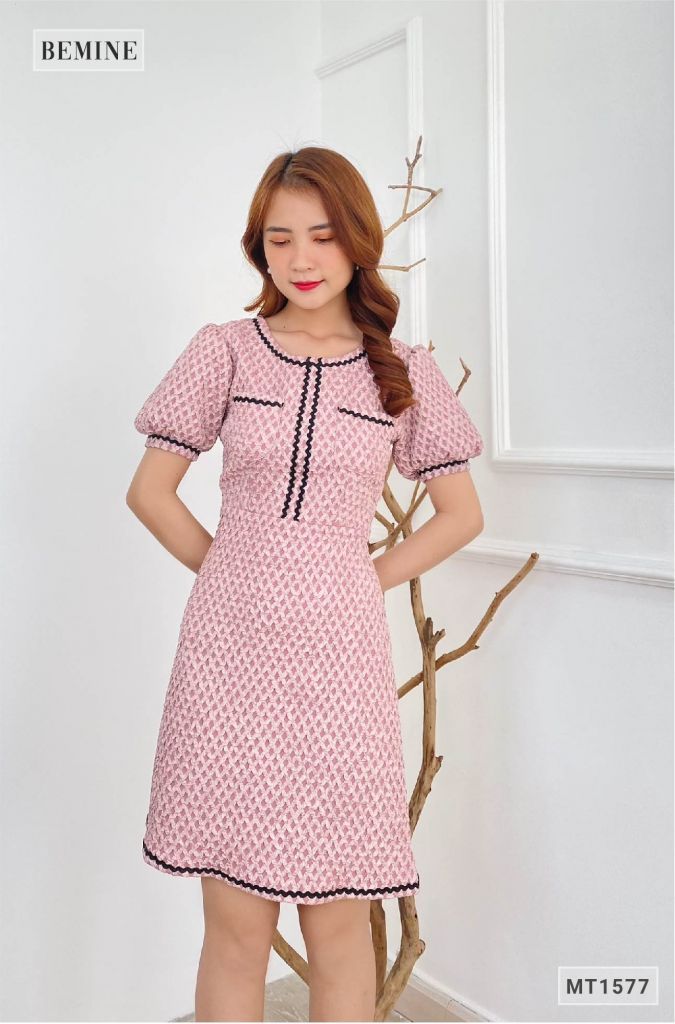 MT1577HONG - Đầm tapta 2 túi ngực chạy ren