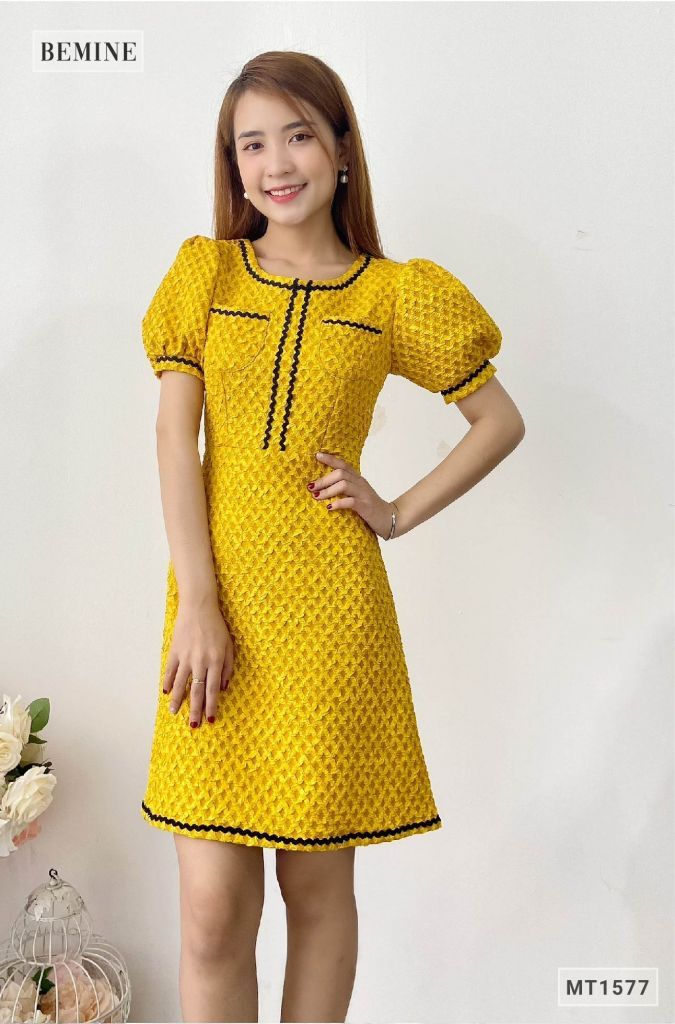 MT1577VANG - Đầm tapta 2 túi ngực chạy ren