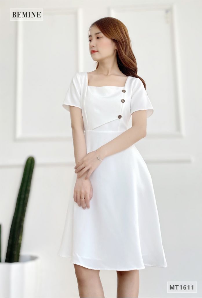 MT1611TRANG - Đầm đắp ngực đính nút gỗ
