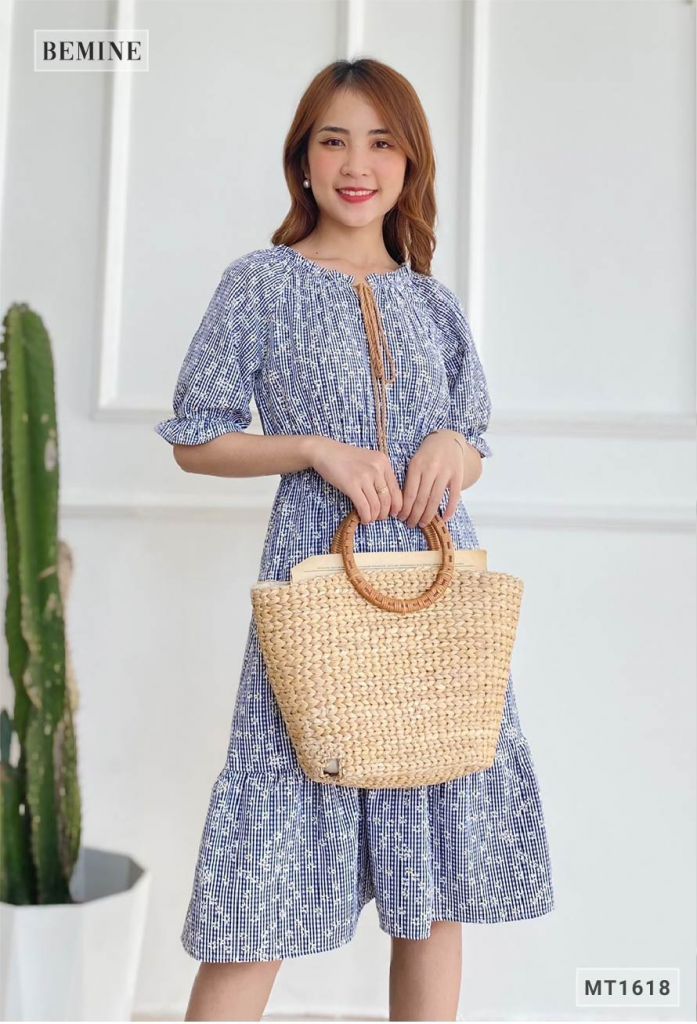 MT1618XANHDEN - Đầm caro đuôi cá in hoa