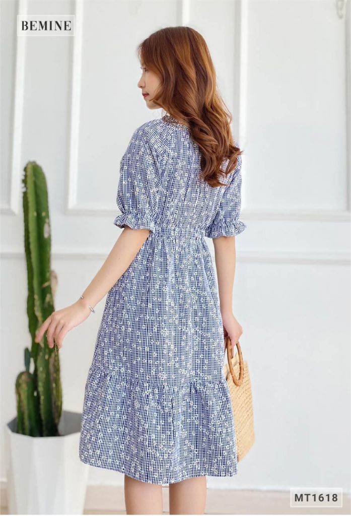 MT1618XANHDEN - Đầm caro đuôi cá in hoa