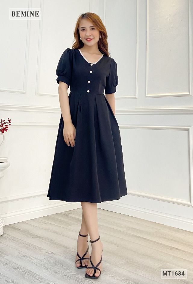 MT1634DEN - Đầm đính nút cổ V phối ren